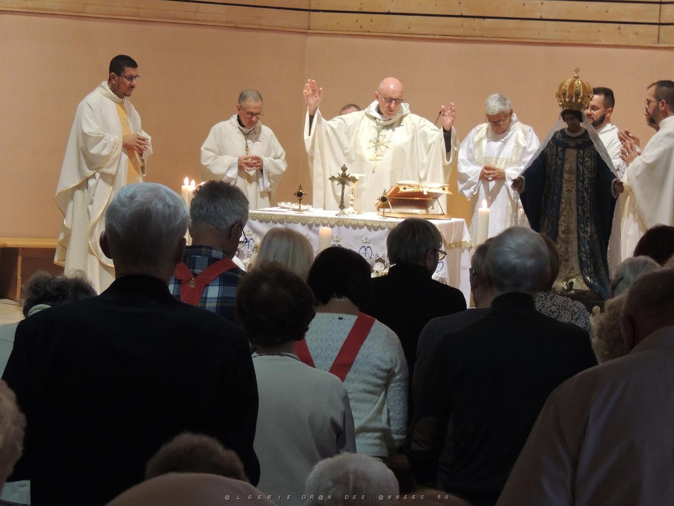 2022 10 10 SIX-FOURS HOMMAGE A NOTRE DAME D AFRIQUE (73).JPG -           